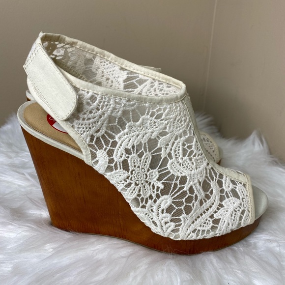 LUCKY BRAND White Lace Crochet Wedge Heel - Picture 2 of 11